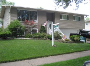 5745 150th St, Oak Forest, IL 60452