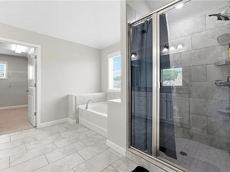 304 Cochin Dr — Photo 32