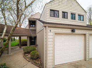 9 Landings Way, Avon Lake, OH 44012