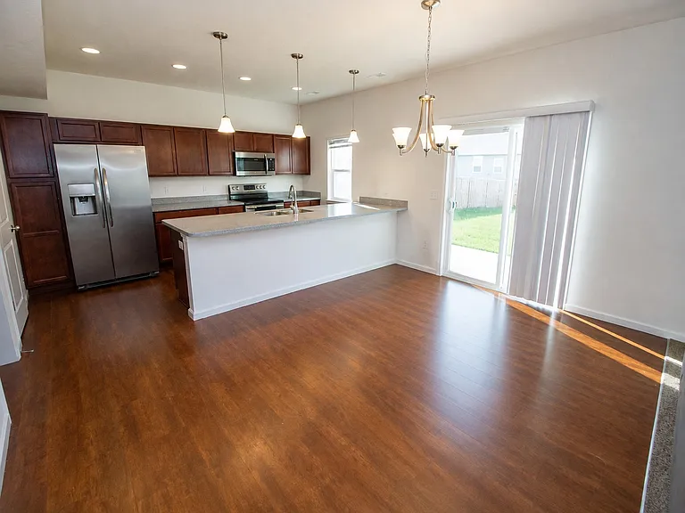2932 Poinciana Dr — Photo 3
