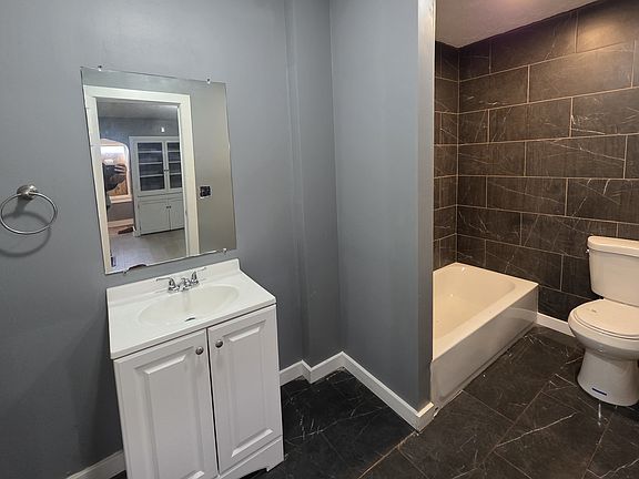4th image of 130 S 12th St #2
