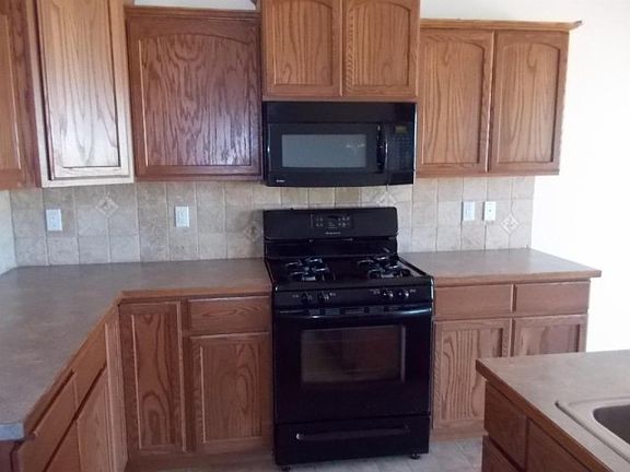 5th image of 1624 W Yaquina Dr