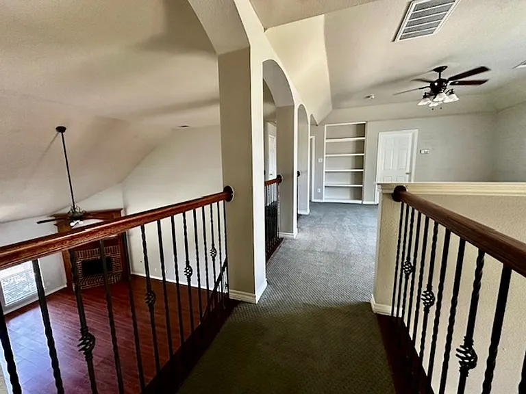 7005 Crenshaw Ln — Photo 5