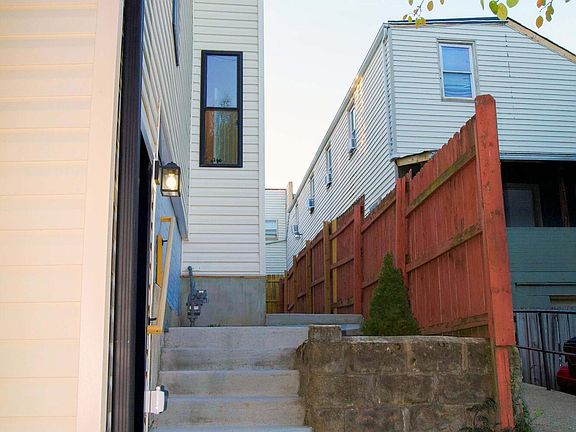 3rd image of 646 W 11th St
