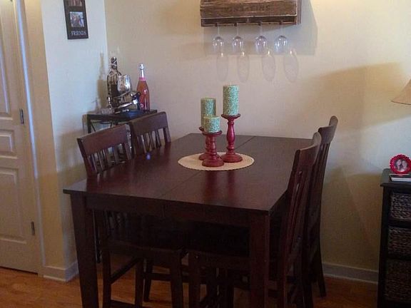 3rd image of 3000 Vanderbilt Pl APT 219