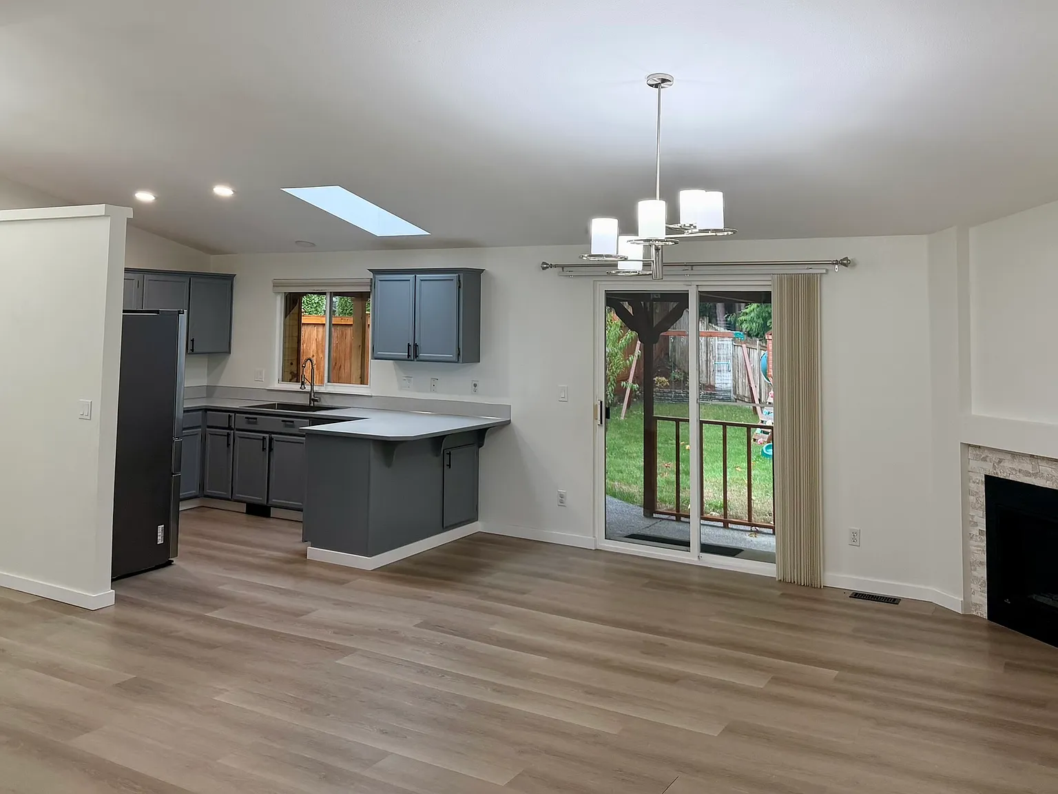 3 bed, 1420 sqft, $3,000 — Photo 2