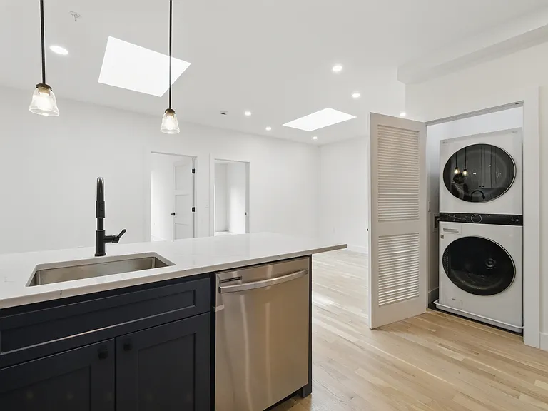 633 Newark Ave #302 — Photo 6