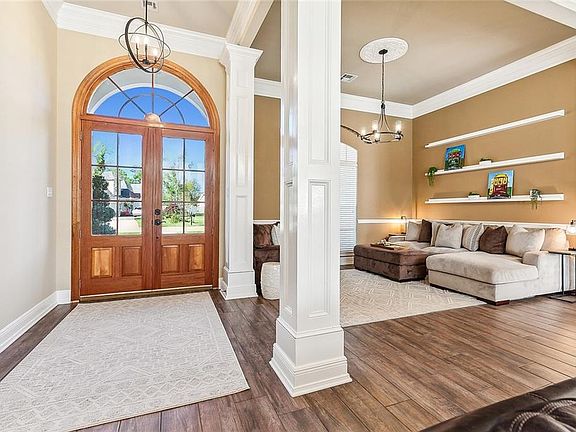 4th image of 516 Evergreen Dr