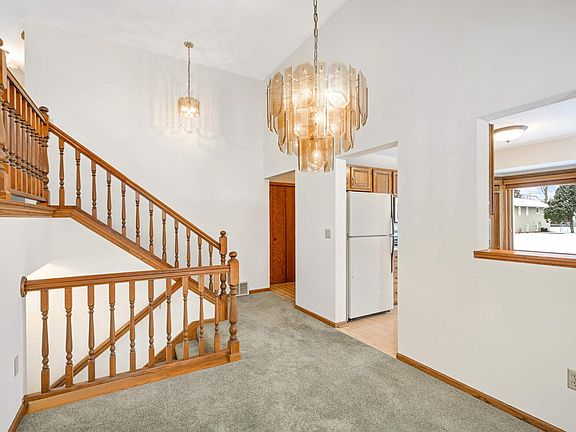 3rd image of 423 Belmont Ln E