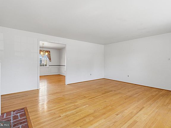 5th image of 2407 Eastridge Rd