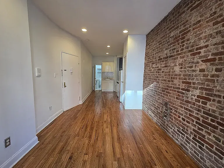 272 W 117th St #2A — Photo 3