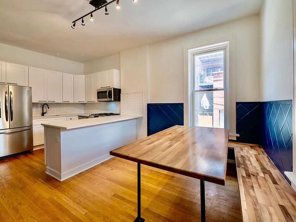 1st image of 1015 W Oakdale Ave #1