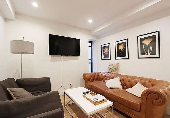 3rd image of 244 E 46th St #1CD