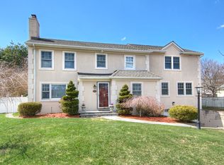 33 Francis Ln, Port Chester, NY 10573