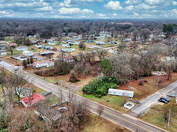 3rd image of 641 Forrest Ave