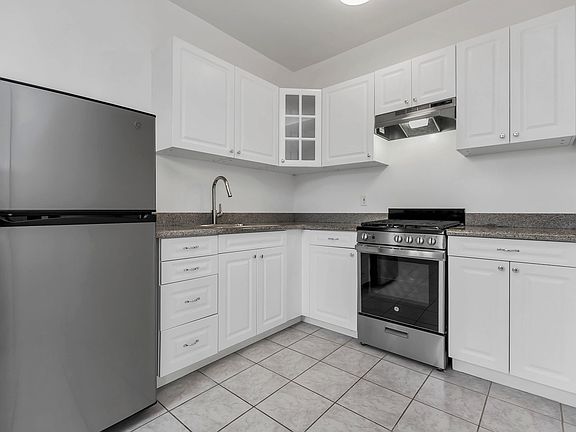 3rd image of 210 Church St #7