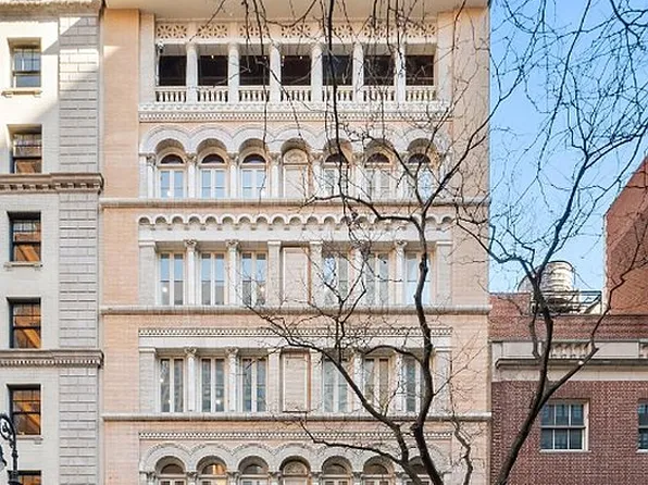 35 E 62nd St, New York, NY 10065