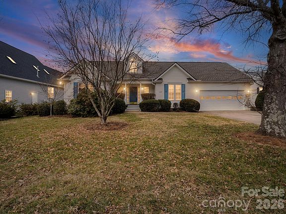 3rd image of 127 Kingfisher Ln
