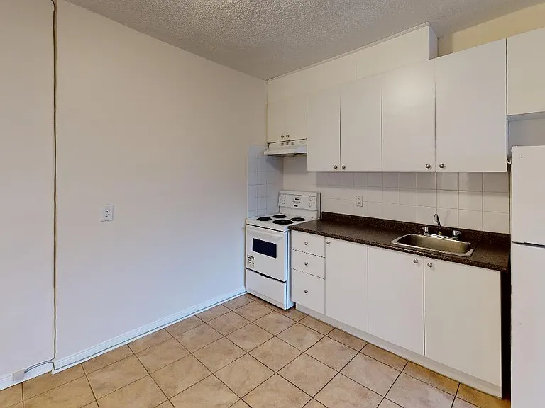 506 Danforth Rd — Photo 3