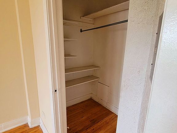 3rd image of 2206 S Marshall Blvd #3B
