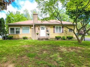382 Brandon Rd, Rochester, NY 14622