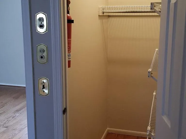 520 Clarella Ct — Photo 10