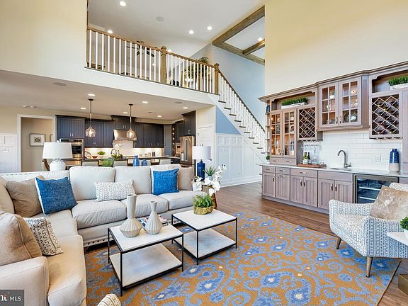 4th image of 20400 Honeysuckle Dr
