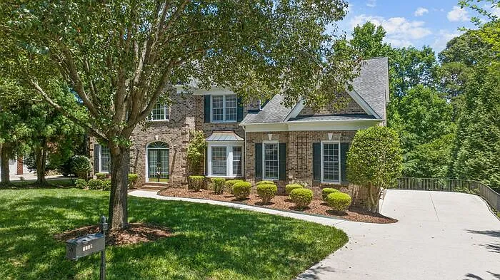2307 Keara Way — Photo 31
