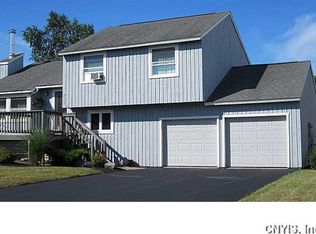 8109 McCamidge Dr, Cicero, NY 13039