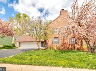 8422 Golden Aspen Ct, Springfield, VA 22153