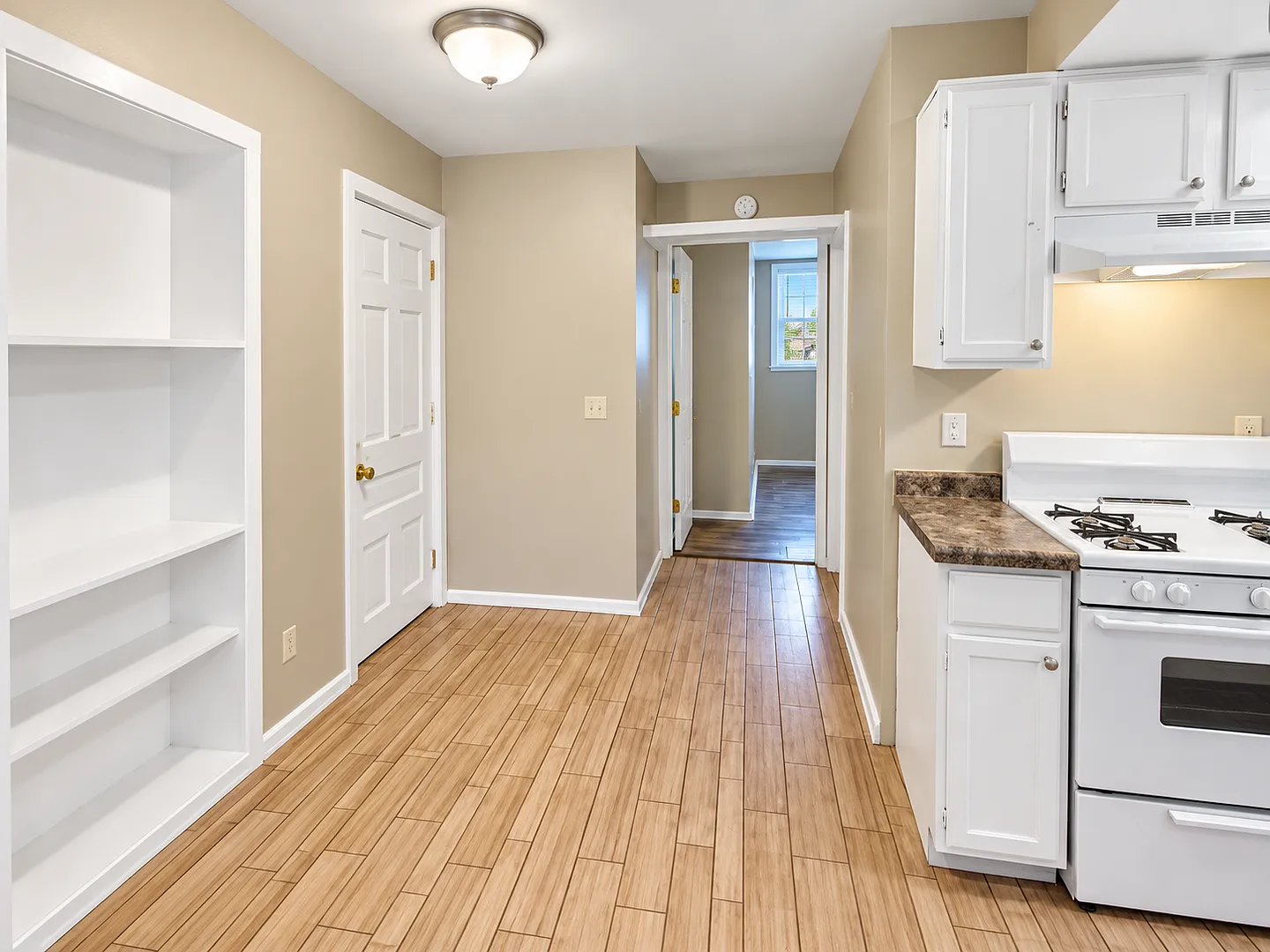 1530 Concordia Ave — Photo 1