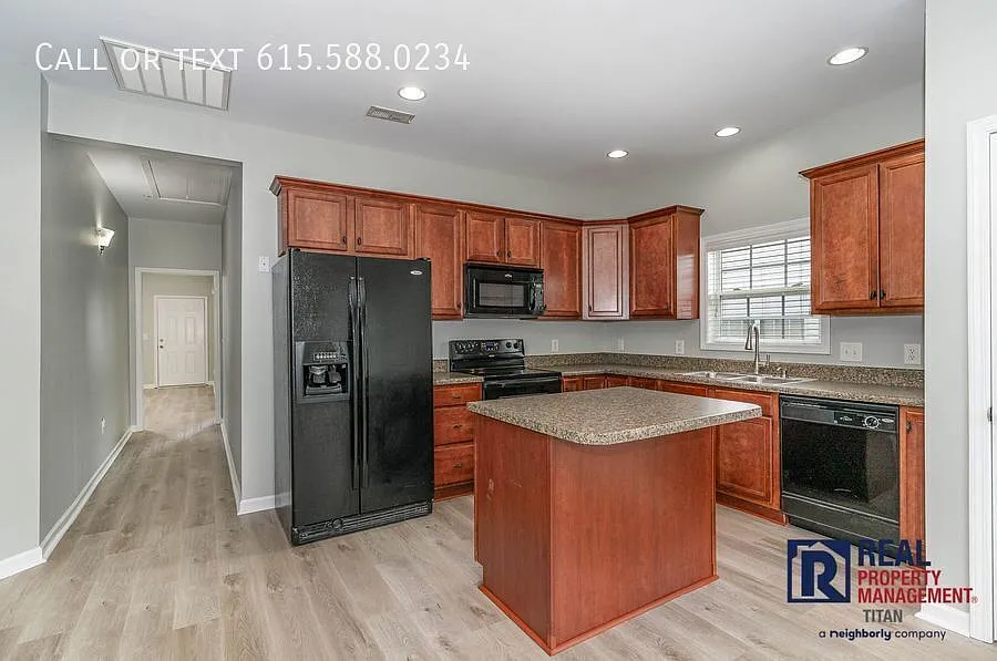 50% Off First Month's Rent - Walk To School 3 Br/2 Ba Villa In The Townhomes Of Chapman's Retreat — Photo 3