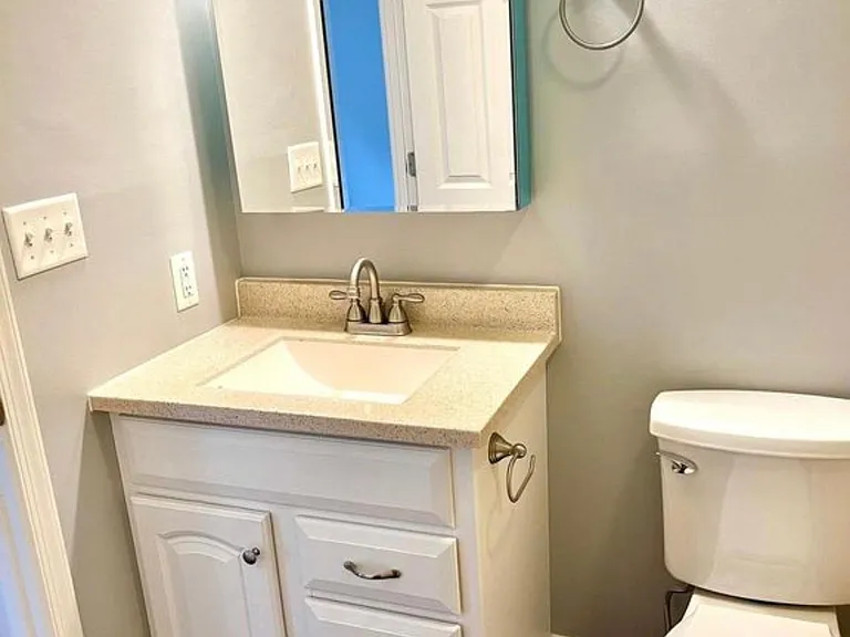 706 Cambridge Ct — Photo 18