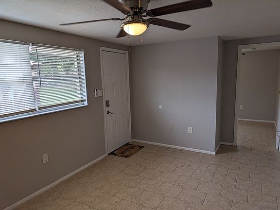 4th image of 9415 Eastfield Rd #B