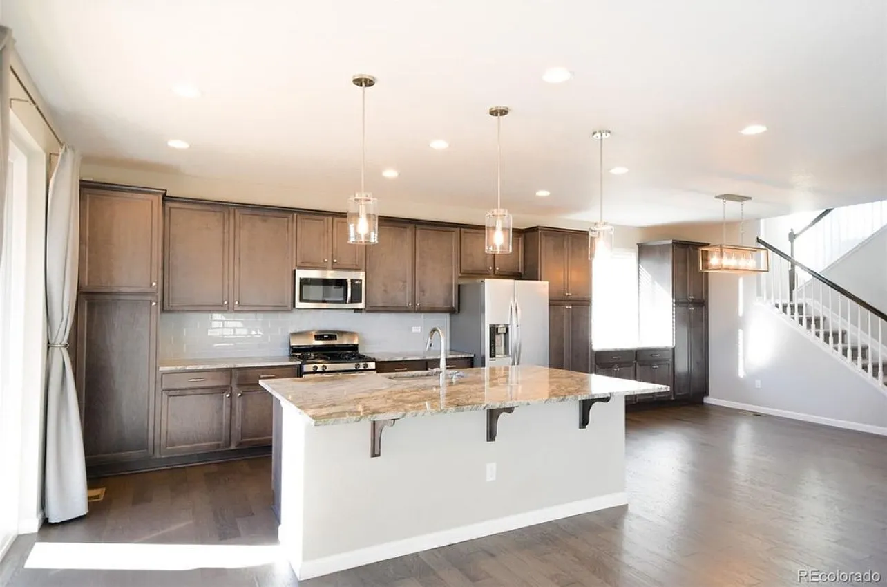 5 bed, 3.5 bath, 3179 sqft, $3,600 — Photo 4