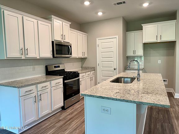 5th image of 215 Serenity Lake Dr