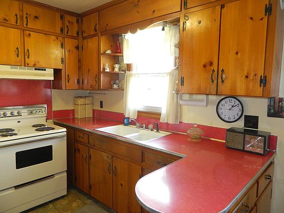 4th image of 122 Fortner Ave