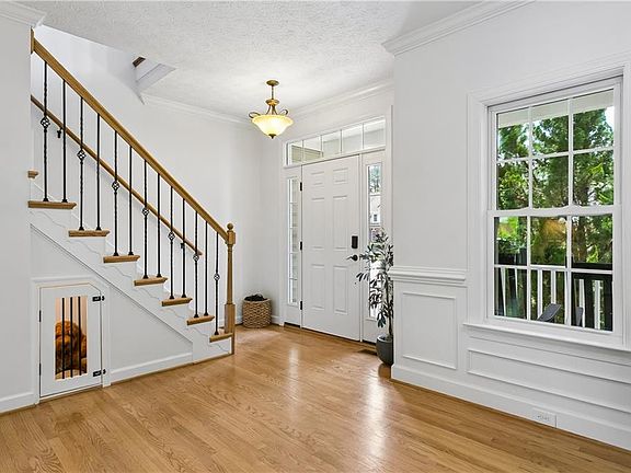 4th image of 12 Elm St