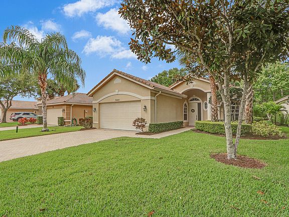 3rd image of 7660 Greenbrier Circle
