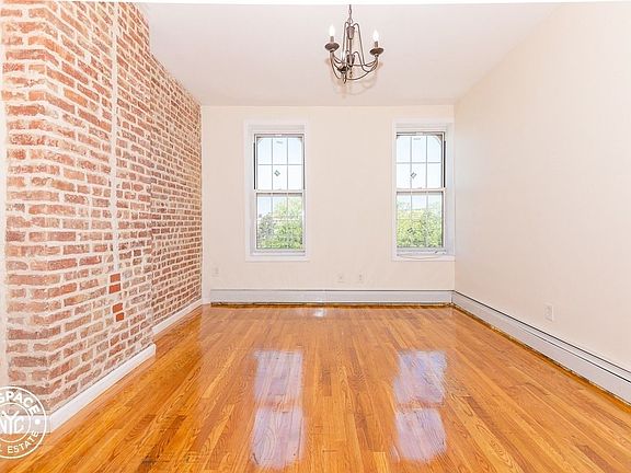 4th image of 942 Glenmore Ave #4B