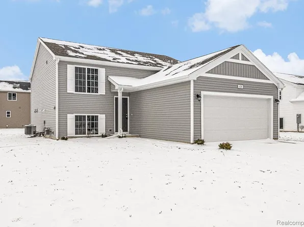 5528 Lahring Rd, Linden, MI 48451