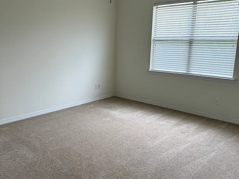 20042 Eastwood Dr — Photo 16