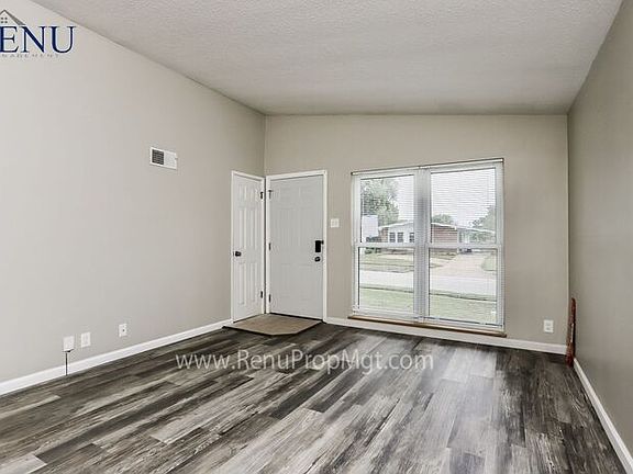 3rd image of 1065 Saint Anthony Ln