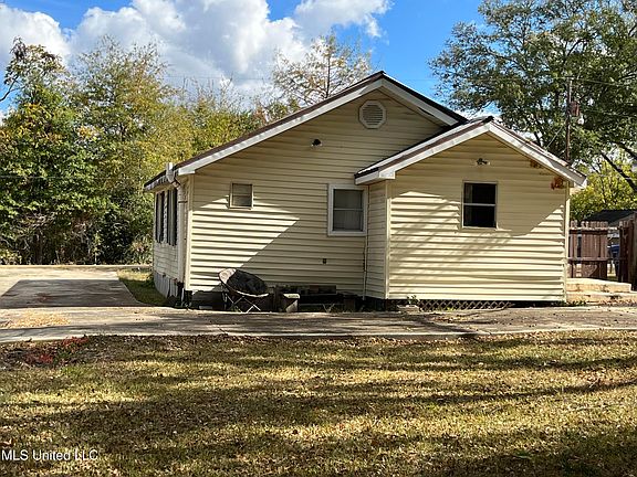 2nd image of 222 Avalon Ave