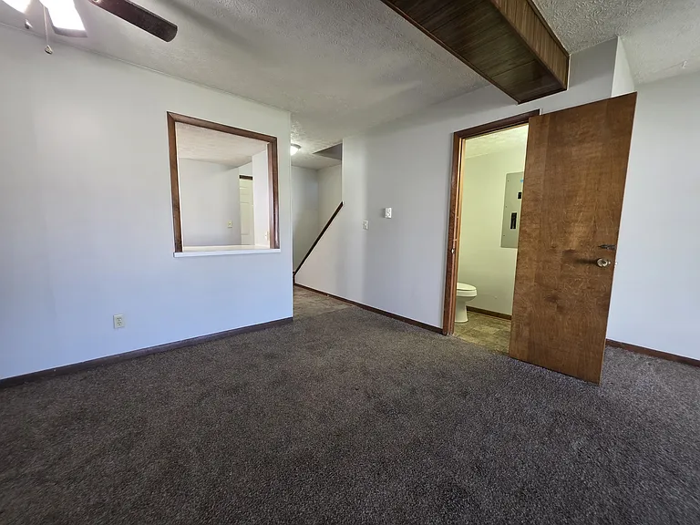 531 E Brown Ave — Photo 5