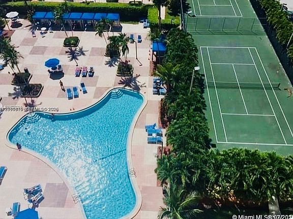 3rd image of 19390 Collins Ave APT 308