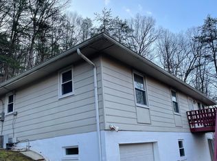 1573 Little Sandy Rd, Elkview, WV 25071