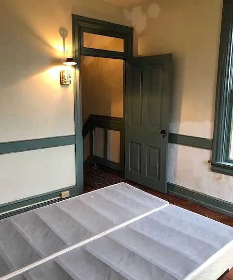 233 E Frederick St — Photo 14