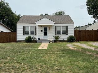 1223 S 20th St, Chickasha, OK 73018