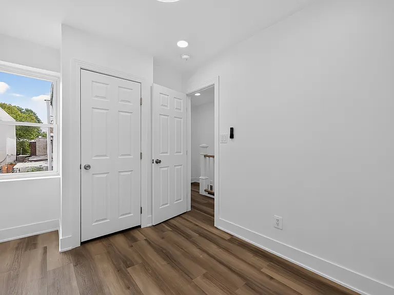 807 N 42nd St — Photo 22
